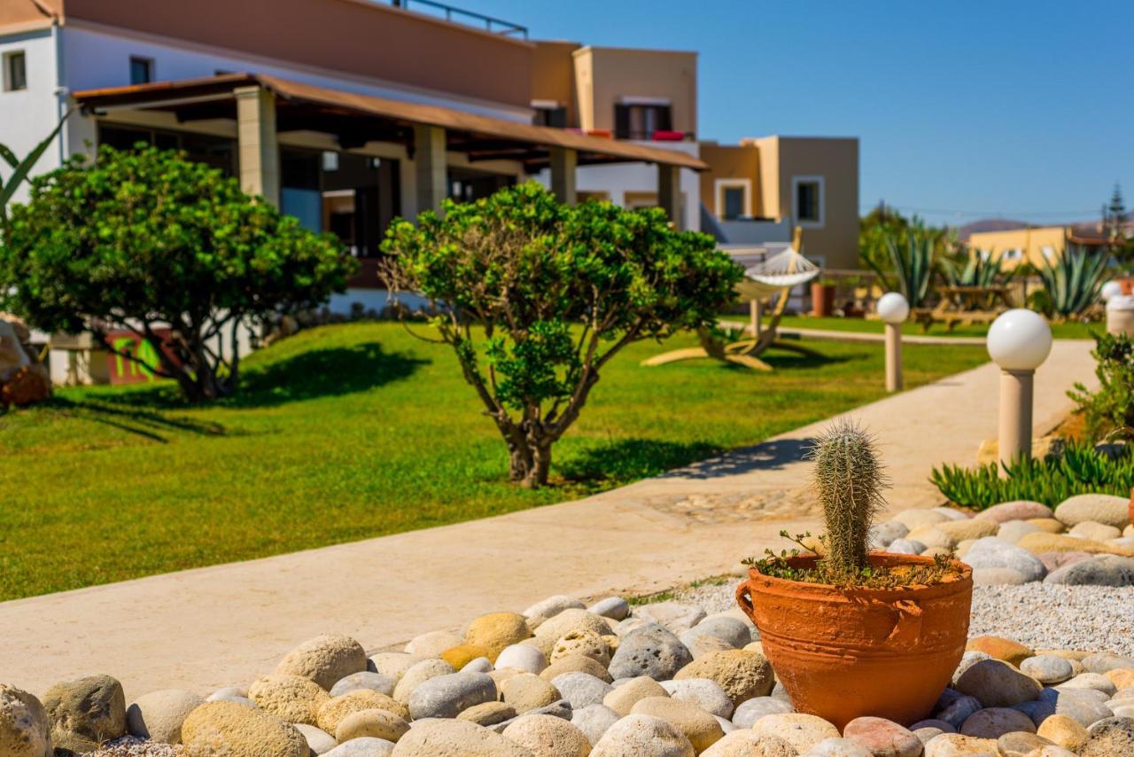 Alkionis Beach Hotel Apartments สฟากากิ ภายนอก รูปภาพ