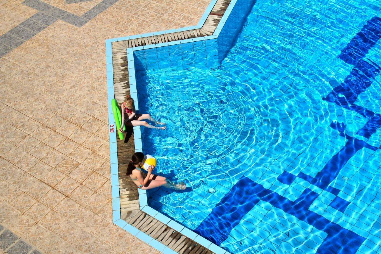 Alkionis Beach Hotel Apartments สฟากากิ ภายนอก รูปภาพ