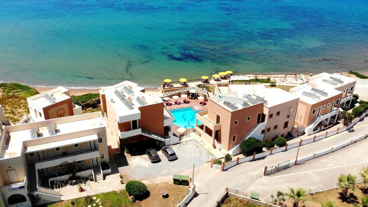 Alkionis Beach Hotel Apartments สฟากากิ ภายนอก รูปภาพ